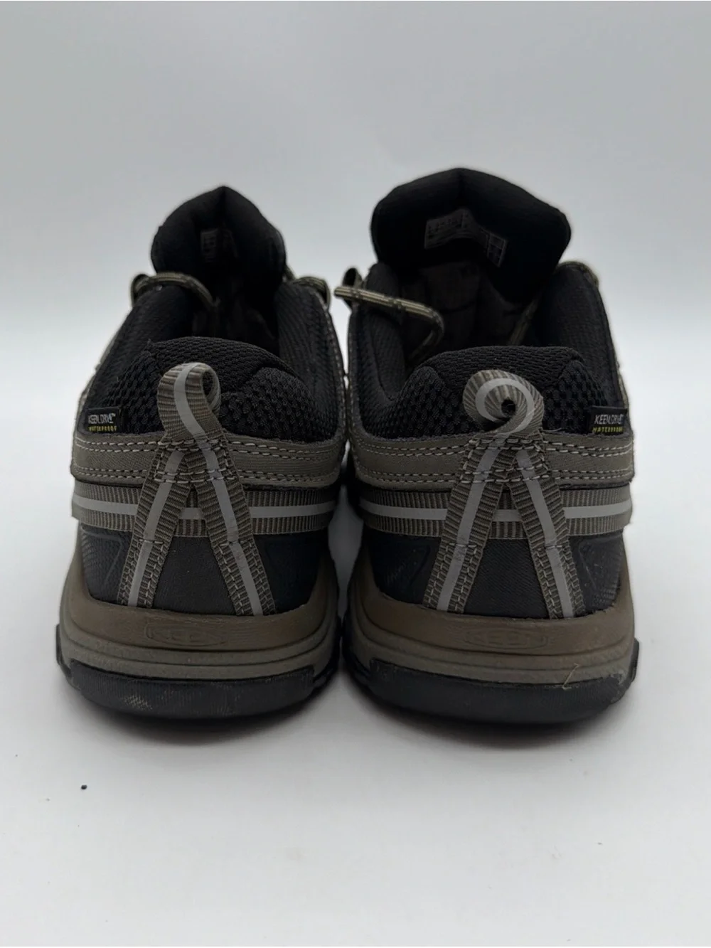Keen Mens 8.5 Wide Targhee III Waterproof Hiking Shoes Bungee Cord Black Brown